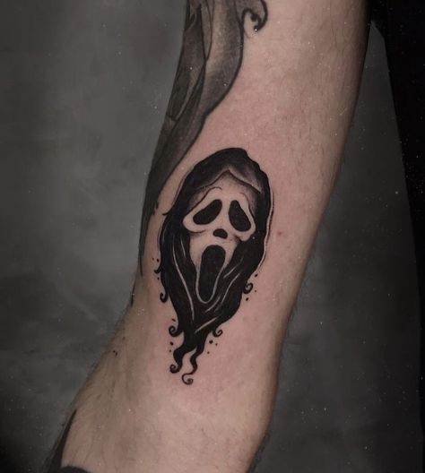 Scream Tatoos Ideas, Black Work Horror Tattoo, Ghostface Flash Tattoo, Ghost Face Tattoo Stencil, Scream Tattoo Ghostface Small, Ghost Face Tattoo Small, Tattoos Ghostface, Small Horror Tattoos, Scream Tattoo Ideas