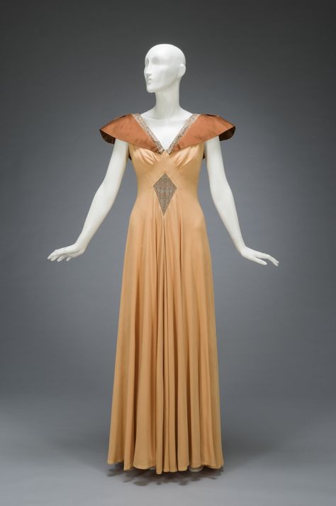 Evening Dress, silk, Elizabeth Hawes designer, American, 1949 Elizabeth Hawes, Antique Closet, House Martell, Rome Fashion, 1940s Woman, Cincinnati Art, Hollywood Costume, Star Wars Outfits, Vintage Couture