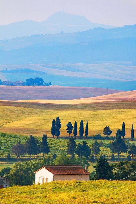 Tuscany Landscape, Italian Landscape, Landscape Photography Nature, Pretty Landscapes, 수채화 그림, Landscape Pictures, Tuscany Italy, Rolling Hills, Landscape Photos