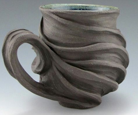 Natural outside bright inside Pottery Form, Keramik Design, Clay Mugs, Ceramics Pottery Art, Pottery Cups, Pottery Sculpture, Ceramics Projects, Ceramics Ideas Pottery, Keramik Vase