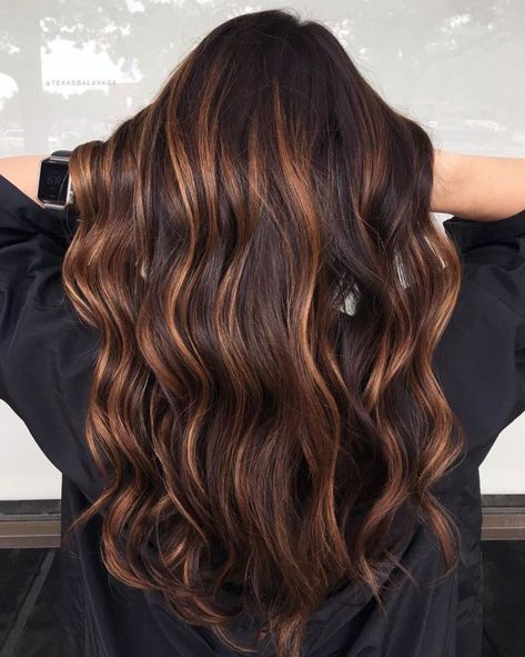 Espresso Brown Hair with Caramel Highlights Brown Hair Color Shades, Warm Brown Hair, Natural Brown Hair, Cinnamon Hair, Honey Brown Hair, Hair Color Caramel, Chocolate Brown Hair, Dark Hair With Highlights, Brown Balayage