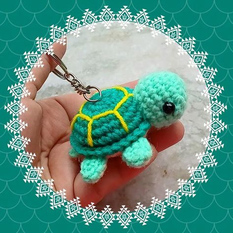 Turtle Crochet Keychain, Crochet Keychain Tutorial, Mc Magic, Amigurumi Easy, Turtle Amigurumi, Keychain Tutorial, Mini Turtle, Mini Turtles, Step By Step Crochet