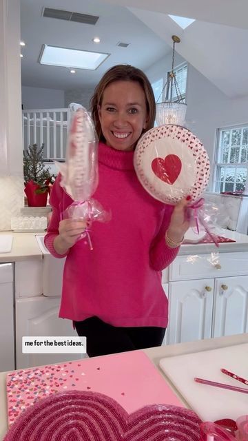 Lollipop Paper Plate, Paper Plate Lollipops, Idea For Valentine, Shannon Doherty, Diy Valentines Cards, Class Valentines, Cute Paper, Valentine Projects, Valentine Wedding