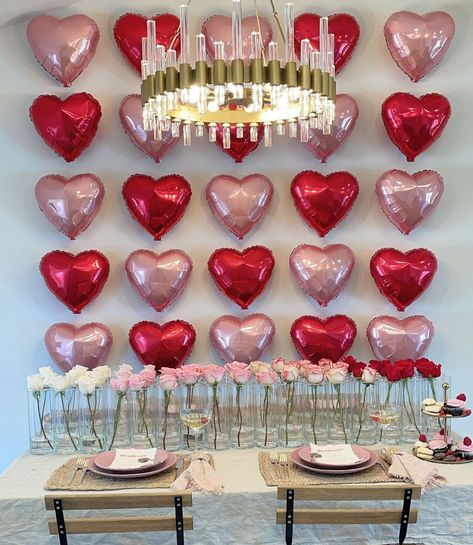 Valentines Day Bachelorette Party, Valentine Day Party Ideas For Adults, Valentine Theme Party Decoration, Valentines Day Asethic, Kardashian Valentines Day, Valentine’s Day Tablescape, Valentines Day Party For Adults, Galentines Tablescape, Valentines Tablescape