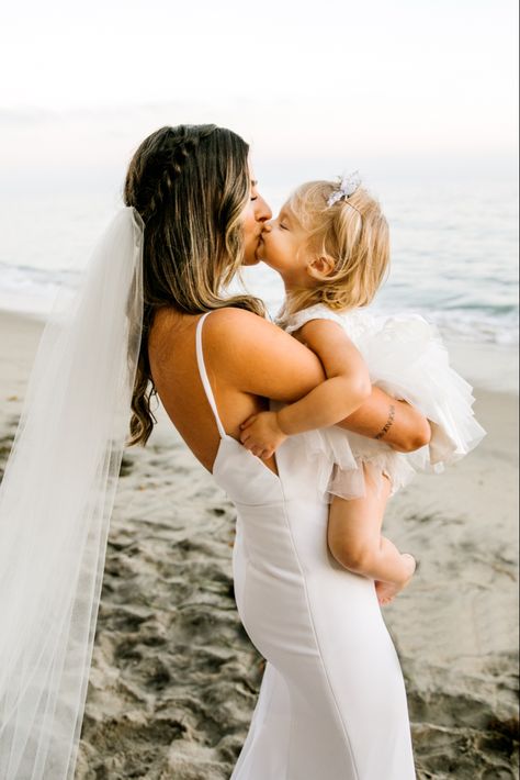 Beach Wedding Photos Family, Bride And Daughter Wedding Pictures, Beach Bridal Portraits, Bride And Daughter Pictures, Wedding Pictures Beach, Beach Wedding Pics, Bride Wedding Photos, Wedding Portrait Poses, Destination Wedding Photos