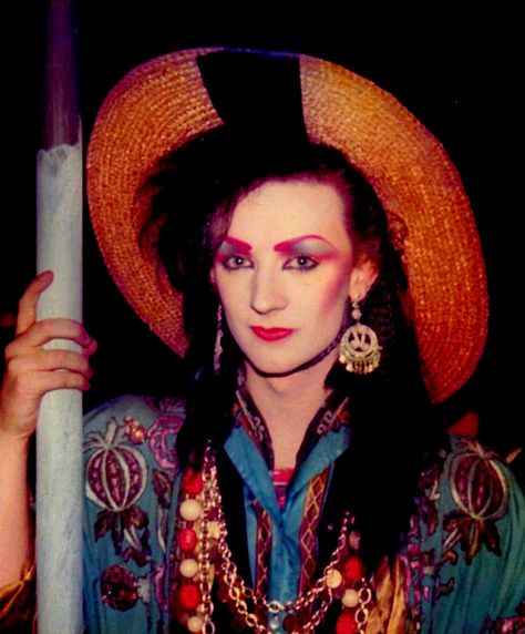 blitz/kids/80s/new romantic - Google Search 80s New Romantic, London Nightclubs, Blitz Kids, Punk Makeup, Goth Glam, The Blitz, Culture Club, Charming Man, Boy George