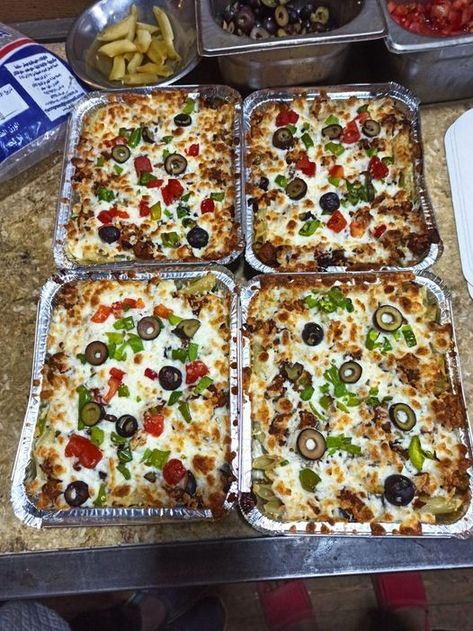 Easy Weight watcher Recipes for beginners Crustless Pizza Bake Weight Watchers, Weight Watchers Crustless Pizza, Weight Watchers Crustless Pizza Bake, Crustless Pizza Bake, Weight Watchers Muffins, Chicken Vegetable Stew, Crustless Pizza, Ground Italian Sausage, Pizza Flavors