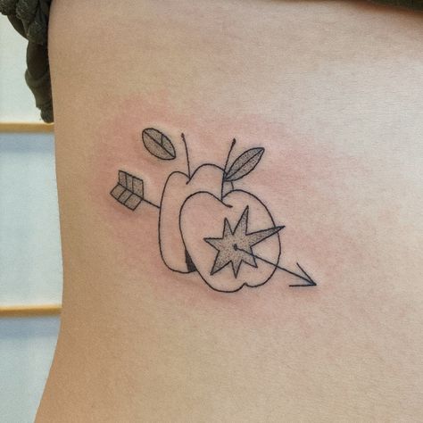 the apple of my (bull’s)eye🍎🍎🍎 • • • #illustration #doodle #handpoke #handpoked #handpokedtattoo #stickandpoked #tattoo #machinefree #machinefreetattoo #sgtattoo Apple Of My Eye Tattoo, Apple Tattoo, Eye Illustration, Apple Of My Eye, Illustration Doodle, Hand Poked Tattoo, Hand Poke, Stick And Poke, Free Tattoo