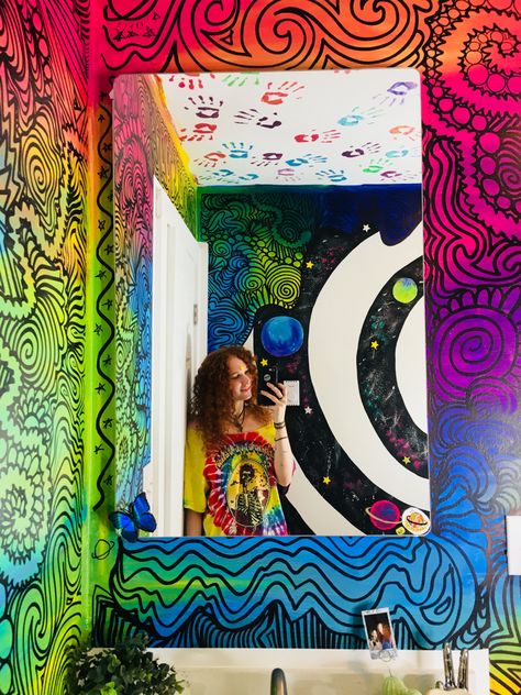 Trippy Bedroom Wall Art, Trippy Wall Paintings Bedroom, Hippie Wall Painting, Trippy Wall Paintings, Trippy Bathroom, Trippy Wall Mural, Murals Bedroom, Bedroom Art Painting, Art Room Doors