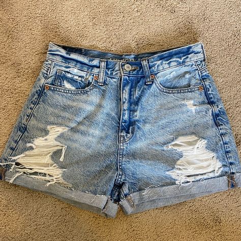 Nwt! American Eagle Size 2 Casual Country Outfits, American Eagle Outfits, American Eagle Jean Shorts, Denim Jeans Ripped, Ripped Jean Shorts, Outfit Inspo Summer, Mom Jeans Shorts, Ripped Denim Shorts, Casual Preppy Outfits