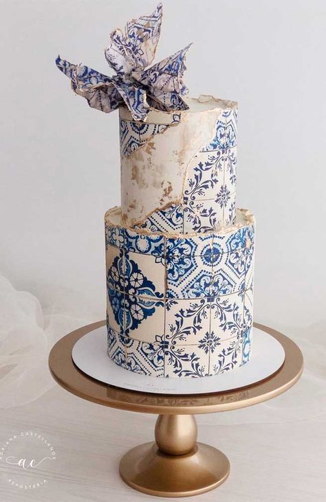 These latest wedding cakes are the latest instragram wedding cake trend from fabulous artist cake designers. Whether concrete wedding cake, aged stone wedding cake,... Concrete Wedding Cake, Painted Wedding Cake, Artist Cake, Beauty Cakes, Chocolate Wedding Cake, Tiered Cake, Cake Trends, Cake Makers, Elegant Wedding Cakes