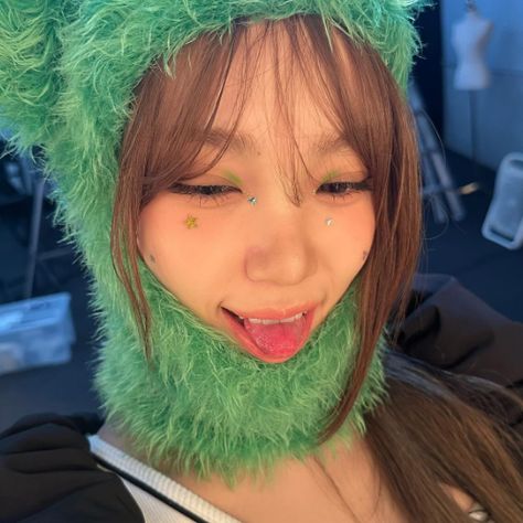 chaewon le sserafim icon Chaewon Green, Green Hats, Girl Group, Green, Quick Saves