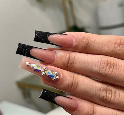 Latina Nails Black, Black Latina Nails, Baddie Black Nails, Black Nails With Red Rhinestones, Black Nails With Rhinestones, Princess Activities, Mexican Nails, Latina Nails, Quince Nails