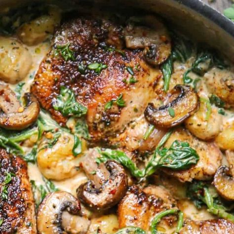 Julia | Food Blogger on Instagram: "Creamy Chicken and Gnocchi with Spinach, Mushrooms, and Smoked Paprika Garlic Cream Sauce. (One-Pan, 30-Minute Meal)  𝐂𝐋𝐈𝐂𝐊𝐀𝐁𝐋𝐄 𝐑𝐄𝐂𝐈𝐏𝐄 𝐈𝐍 𝐁𝐈𝐎 𝐇𝐄𝐑𝐄:  @juliasalbumblog   Or, 𝐂𝐨𝐦𝐦𝐞𝐧𝐭 CHICKEN 𝐭𝐨 𝐠𝐞𝐭 𝐓𝐇𝐄 𝐂𝐋𝐈𝐂𝐊𝐀𝐁𝐋𝐄 𝐑𝐄𝐂𝐈𝐏𝐄 𝐬𝐞𝐧𝐭 𝐭𝐨 𝐲𝐨𝐮𝐫 𝐃𝐌.  𝐑𝐄𝐂𝐈𝐏𝐄: https://juliasalbum.com/creamy-chicken-gnocchi/" Gnocchi And Mushrooms, Creamy Chicken And Gnocchi, Gnocchi With Spinach, Chicken And Gnocchi, Mary Berg, Garlic Cream Sauce, Chicken Gnocchi, 30 Minute Meals, Cream Sauce