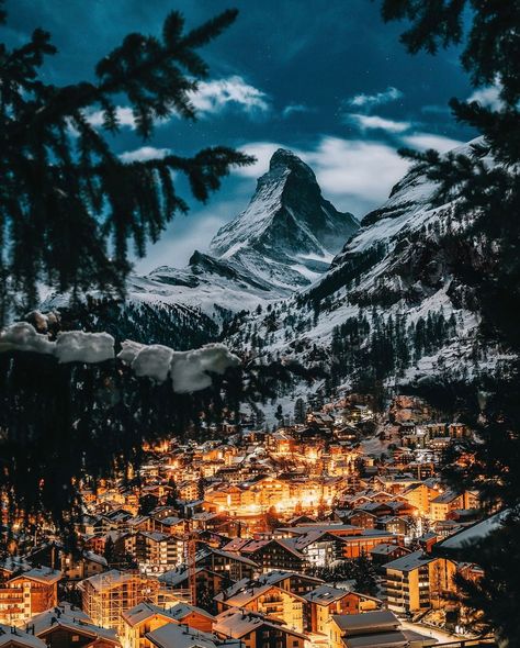 𝚃𝚛𝚊𝚟𝚎𝚕 𝚅𝚒𝚍𝚊 on Twitter: "Zermatt, Switzerland 🇨🇭 via: josemostajo… " Switzerland Aesthetic Wallpaper, Switzerland Wallpaper, Switzerland Aesthetic, Switzerland Mountains, Switzerland Photography, Positivity Mindset, Chamonix Mont Blanc, Zermatt Switzerland, World Most Beautiful Place