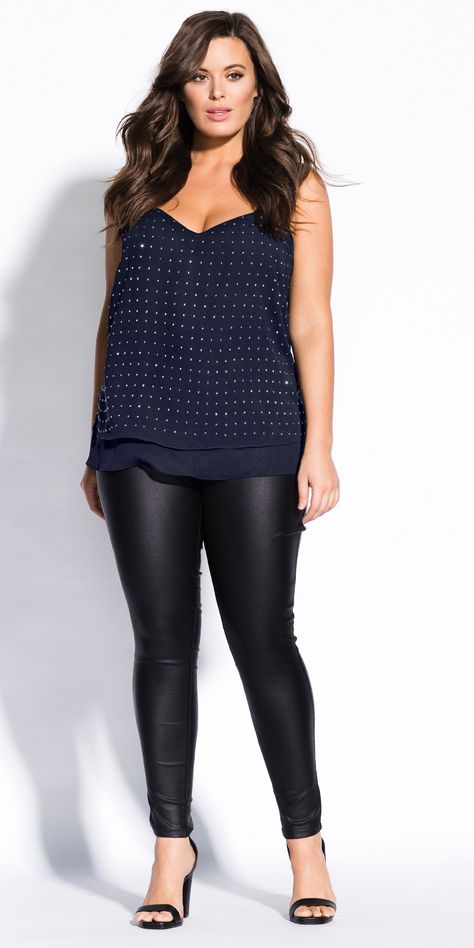 Plus Size Faux Leather Leggings Outfit - Plus Size Winter Outfit Ideas - Plus Size Fashion for Women - alexawebb.com #plussize #alexawebb Leather Leggings Outfit Plus Size, Leggings Outfit Plus Size, Leather Leggings Plus Size, Plus Size Legging Outfits, Plus Size Outfit Ideas, Faux Leather Leggings Outfit, Alexa Webb, Legging Cuir, Plus Size Winter Outfits