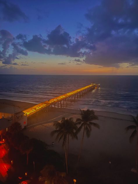 #vacation #beach #florida #summer #deerfield #bocaraton Boca Raton Florida Aesthetic, Boca Raton Aesthetic, Florida At Night, America Aesthetic, Deerfield Beach Florida, Boca Raton Florida, Vacation Beach, Beach Days, Beach Florida