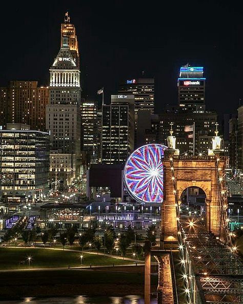 Cincinnati Ohio 2018 ❣ Cincinnati Ohio Skyline, Cincinnati Ohio Aesthetic, Nyc Background, Ohio Cincinnati, Coney Island Amusement Park, Life In Usa, City View Night, Cincinnati Skyline, Downtown Cincinnati