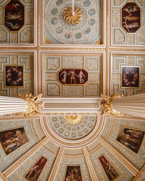 ✨ Daydreaming at @spencer.house 🏛️ Just a stone’s throw from Buckingham Palace lies one of London’s most beautiful residences. Spencer… | Instagram Westminster Palace Interior, Spencer House London, Palace Ceiling, Kensington Palace Interior, Spencer House, Royal Room, London Vacation, Palace Interior, Baroque Design