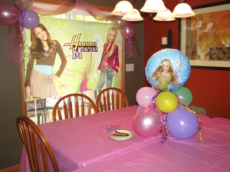 Hannah Montana Party Decorations, Hannah Montana Birthday Party, Hannah Montana Birthday, Hannah Montana Party, Country Birthday Party, Party Ideas Decoration, Country Birthday, Bird Houses Diy, Hannah Montana