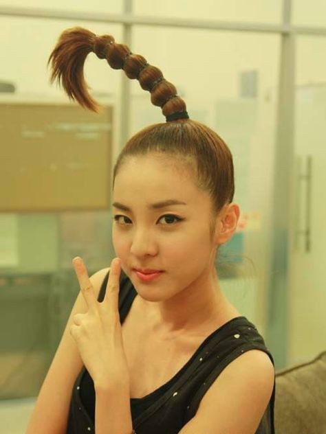 Signature Hairstyles, Gaya Rambut Emo, Round Face Men, Estilo Punk Rock, Sandara Park, Kpop Hair, Emo Hair, Hair Styles 2017, Funky Hairstyles