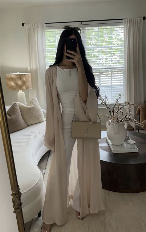 Abaya Outfit, Dubai Outfits, Elegance Dress, Estilo Hijab, Middle Eastern Fashion, Luxury Photography, Modesty Outfits, Modest Summer Outfits, Mode Abaya