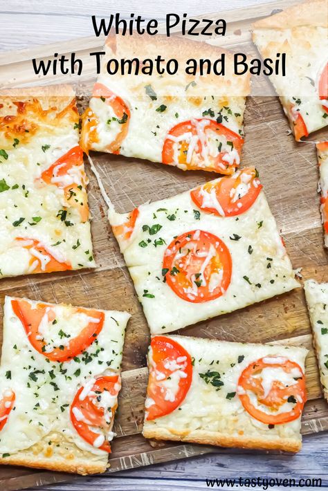 White Pizza With Tomatoes, Tomato Basil Pizza Recipe, White Pizza Recipe Easy, Homemade White Pizza, Simple Pizza Recipe, White Pizza Recipe, Fried Pizza, Basil Pizza, Afternoon Lunch