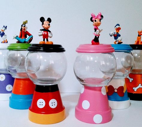 Gumball Centerpieces, Gumball Crafts, Disney Playhouse, Cozinha Do Mickey Mouse, Mickey Mouse Birthday Decorations, Mickey Mouse Bday, Mickey Mouse Themed Birthday Party, Mickey Mouse Clubhouse Birthday Party, Birthday Centerpiece