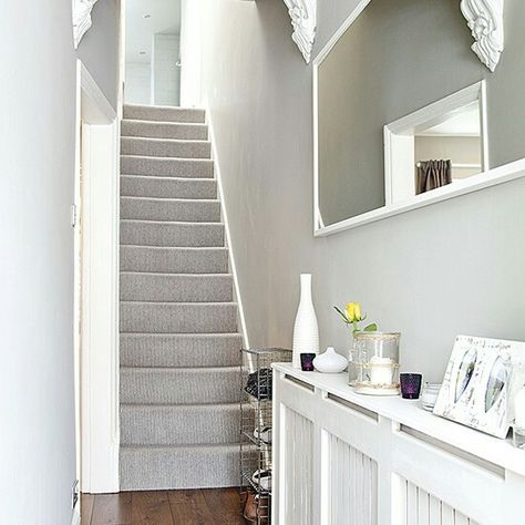 Grey carpet on stairs Grey And White Hallway, Grey Carpet Living Room, Traditional Hallway, Hallway Modern, Light Gray Carpet, Hallway Ideas Diy, Hallway Pictures, Grey Hallway, White Hallway