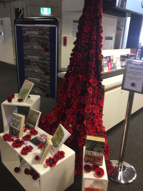 Poppy Display on Level 2 of QUT Kelvin Grove Library for Remembrance Day 11 November, 2016. Remembrance Display, Remembrance Day Art, Remembrance Day Poppy, Artisan Market, Town Ideas, American Legion, 11 November, Photography Club, Thanksgiving Printables