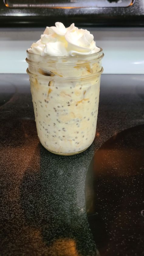 Looking for a sweet Summer breakfast? Try these Banana Pudding Overnight Oats! They're super creamy and perfect for meal prep! Banana Pudding Breakfast, Overnight Oats Banana Pudding, Healthy Banana Pudding Recipe, Banana Overnight Oats With Yogurt, Banana Pudding Overnight Oats, Overnight Oats With Pudding Powder, Banana Overnight Oats Healthy, Banana Protein Overnight Oats, Protein Overnight Oats Healthy