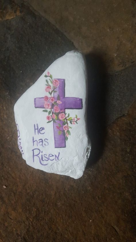 He is Risen rock Crosses Painted On Rocks, He Is Risen Painted Rocks, Easter Rocks Painting Ideas, Christian Painted Rocks, Easter Rock Painting Ideas, Christian Easter Art, Prayer Rocks, Easter Rocks, Paint Rocks