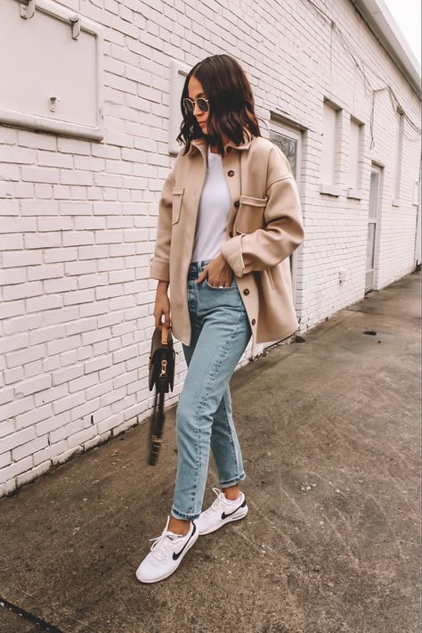 Beige Shirt Outfit Winter, T Shirt Jacket Outfit, Cafe Jacket Outfit, Jeans Neutral Outfit, How To Style Beige Jacket, Tan Shirt Jacket Outfit, Beige Shirt Jacket Outfit, Cream And Tan Outfit, Winter Forest Outfit