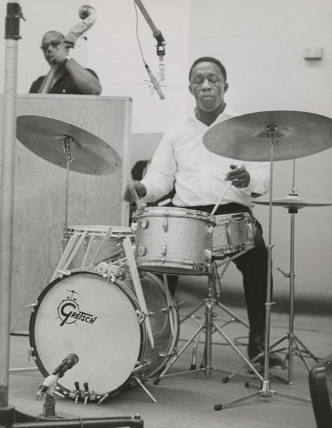 Gretsch Drums, Art Blakey, Playing Drums, Jazz Art, Jazz Artists, Cool Jazz, How To Play Drums, Music Images, Smooth Jazz