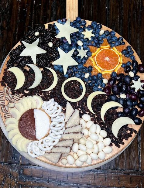 Winter Solstice Party, Charcuterie Food, The Crone, Solstice Party, Food Artists, Moon Party, Space Birthday Party, Charcuterie Inspiration, Charcuterie Recipes