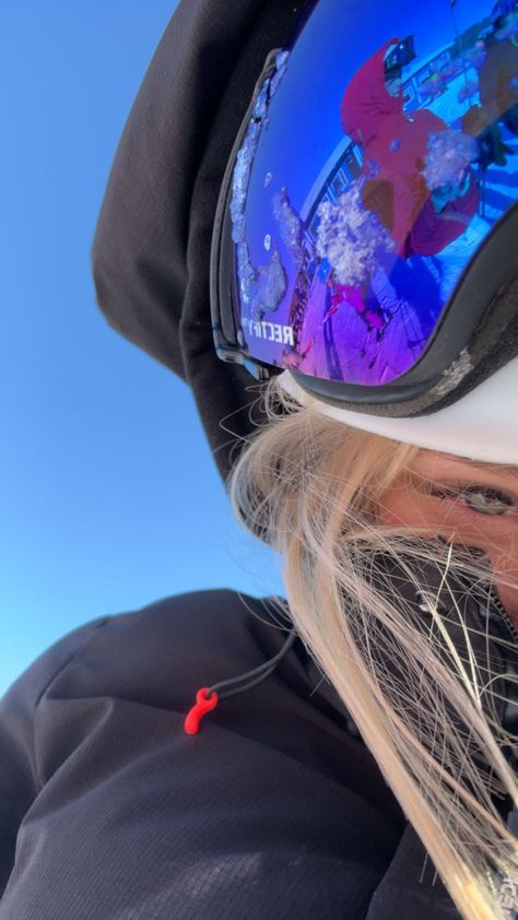 Skiing, Ski goggles, blonde hair, blue eyes Ski Goggles Aesthetic, Ski Bum Aesthetic, Snowboarding Fits, Skiing Hairstyles, Goggles Aesthetic, Ski Hair, Snowboarding Mountains, Skiing Goggles, Ski Fits