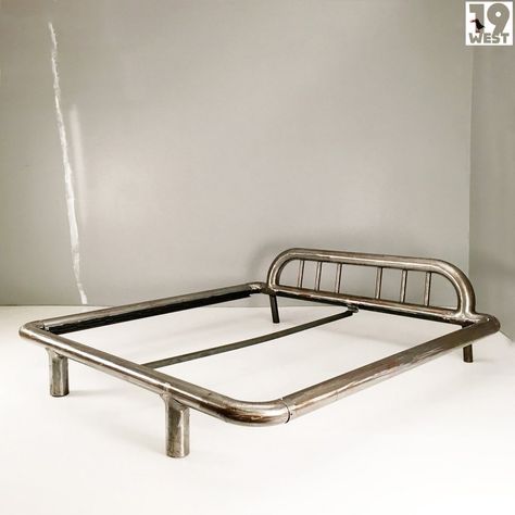 Style A King Size Bed, King Size Bed Designs, Brutalist Furniture, Cama King, Brutalism, A King, Dream House Decor, Space Age, King Size Bed