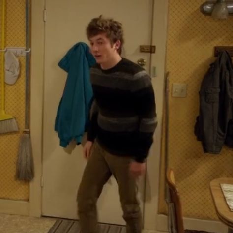 S1E04 Black And Grey Striped Sweater, Lip Gallagher, Midwest Emo, Allen White, Jeremy Allen White, Sweater Brown, Fall Inspo, Brown Pants, Brown Sweater