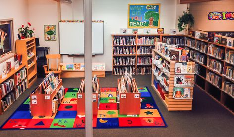 CindyKilpatrick2014 School Library Layout, Small School Library, Library Stations, Eclectic Library, Library Layout, School Library Decor, Reading Display, School Library Design, Elementary School Library