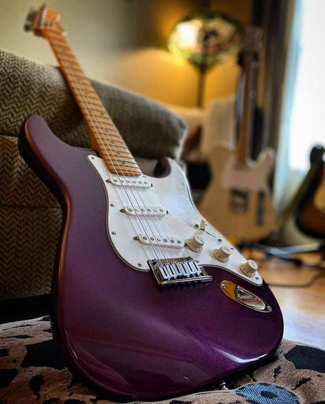 Purple Stratocaster, Guitar Colors, Edit Pic, Fender Strat, Fender Guitar, Guitar Gear, Beautiful Guitars, Fender American, Fender Stratocaster