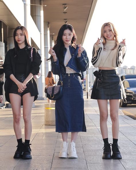 Itzy Fashion Airport, Itzy Airport Outfit, Itzy Street Style, Kpop Airport Fashion Women, Kpop Airport Outfits, Airport Style Kpop, Sneakers Itzy, Airport Outfit Kpop, Itzy Airport Fashion