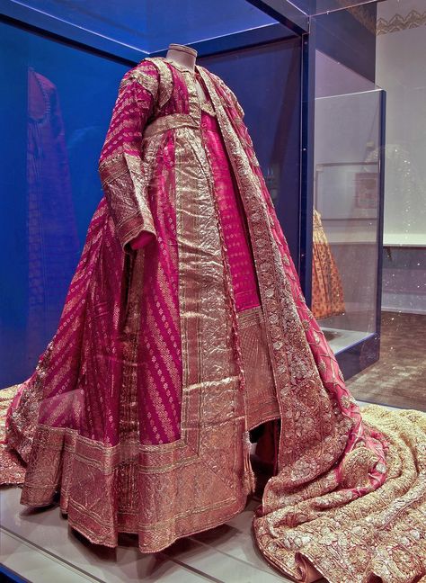 Poshak (costume for a woman). About 1900. Silk brocade with gold thread, base metal and sequins. Mughal Costumes, Mughal Dress, Mughal Wedding, Vintage Indian Clothing, Hijab Collection, Mughal Empire, Desi Wear, Royal Clothing, Vintage India