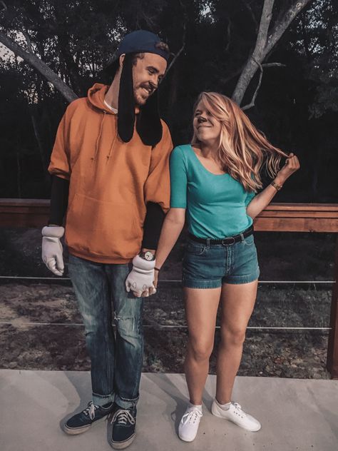 Max and Roxanne Costume: A Goofy movie Roxanne Costume, Movie Couples Costumes, Goofy Costume, Disney Couple Costumes, Disneyland Costumes, Max Costume, Max And Roxanne, Cute Couples Costumes, Couple Photo Ideas