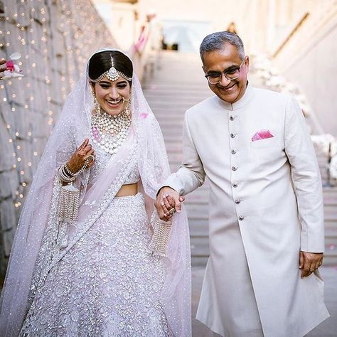 #bridalentry #fatherdaughter #brideentry #indianwedding #weddingentry #fatherdaughtershoot White Chooda, Father Daughter Poses, Father Of The Bride Attire, Father Of The Bride Speech, Lehenga Color Combinations, Speech Tips, Father Of The Bride Outfit, Dad Outfits, Jaipur Wedding