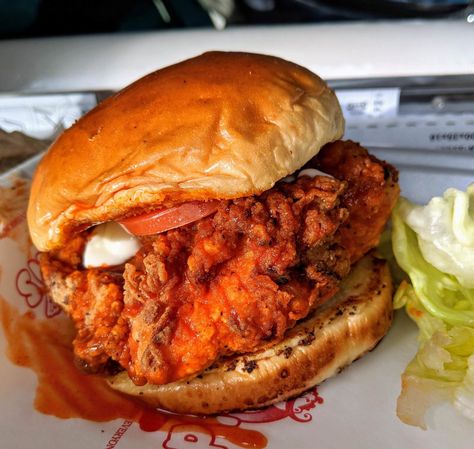 Buffalo Chicken Sandwich Sandwiches Aesthetic, Inn Aesthetic, Chicken Sammies, Buffalo Chicken Sandwich, Chicken Sandwiches, Sleepover Food, Junk Food Snacks, Food Goals, Chicken Sandwich