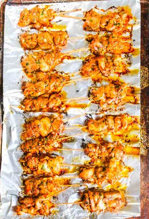 Tapas Christmas Party, Spanish Chicken Tapas Recipes, Spanish Tapas Party Decorations, Spanish Tapas Party Appetizers, Chicken Tapas Recipes, Small Tapas Dishes, Mexican Tapas Recipes, Spanish Meat Recipes, Tapas Ideas Spanish