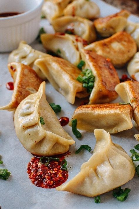 Chinese Chicken Dumplings, Dumpling Sauce, Chicken Dumplings Recipe, Vegetable Dumplings, Wok Of Life, Woks Of Life, The Woks Of Life, Dumpling Filling, Chicken Dumplings