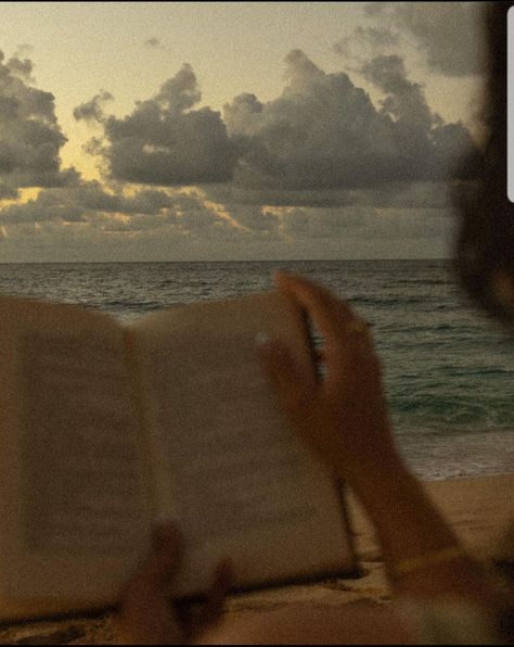 Books At The Beach, Lisa + Core + Aesthetic, Avacore Aesthetic, Virgo + Core + Aesthetic, Victoria + Core + Aesthetic, Ava Core Aesthetic, Ava Jules, Victoria + Core, Virgo Sign