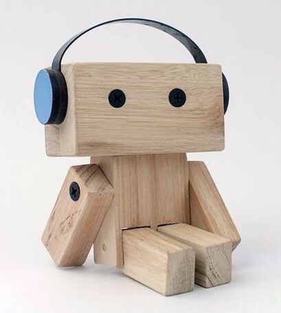 Diy Wooden Robot Toy, Wood Robots Diy, Wood Robot Diy, Wooden Robots, Wood Robot, Oppgaver For Barn, Wooden Robot, Recycled Robot, Wooden Toys Design