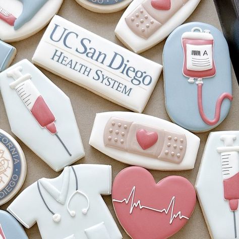 Awareness Cookies Decorated, Doctor Royal Icing Cookies, Medical Themed Cookies, Surgeon Cookies Decorated, Doctor Cookies Med School, Medical Cookies, Nurse Cookies, Blood Donor, Sugar Cookie Designs